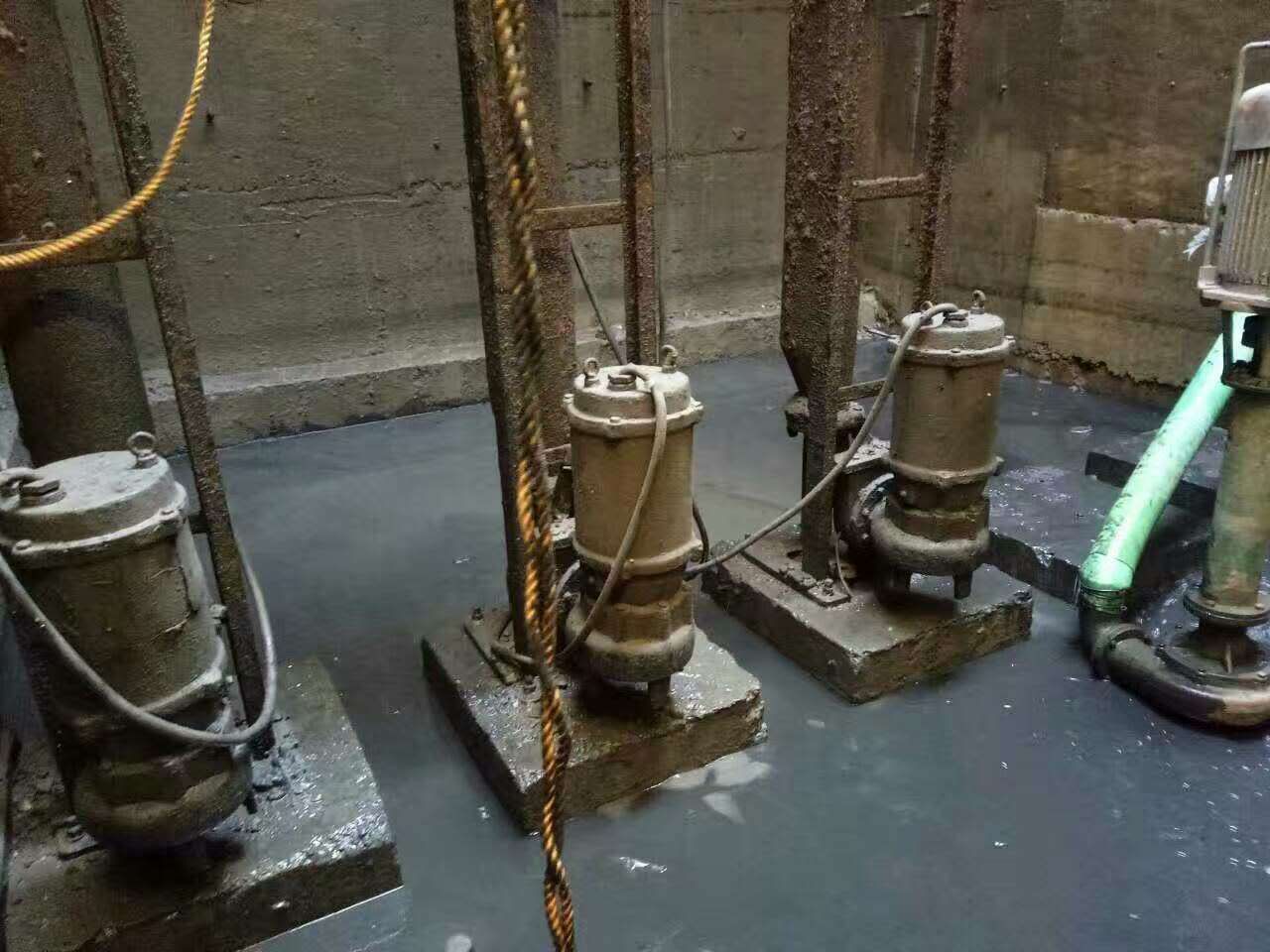 瑞溪镇污水池清理